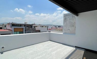 Casa en Renta en Solares Coto FONTEE (Coto con Alberca)