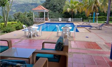 VENTA CASA FINCA EN CONJUNTO CERRADO EN CHINAUTA CUNDINAMARCA