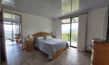 VENPERMUTO HERMOSA CASA DE CAMPO EN LA VEREDA EL GUAYABAL FUSAGASUG