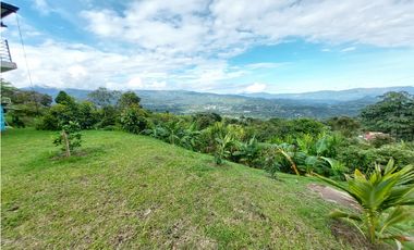VENPERMUTO HERMOSA CASA DE CAMPO EN LA VEREDA EL GUAYABAL FUSAGASUG