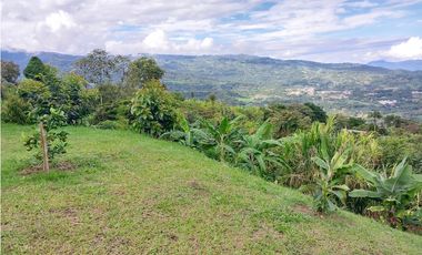 VENPERMUTO HERMOSA CASA DE CAMPO EN LA VEREDA EL GUAYABAL FUSAGASUG