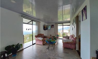 VENPERMUTO HERMOSA CASA DE CAMPO EN LA VEREDA EL GUAYABAL FUSAGASUG