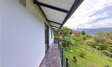 VENPERMUTO HERMOSA CASA DE CAMPO EN LA VEREDA EL GUAYABAL FUSAGASUG