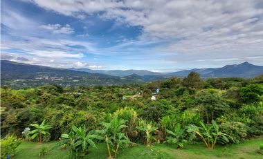 VENPERMUTO HERMOSA CASA DE CAMPO EN LA VEREDA EL GUAYABAL FUSAGASUG