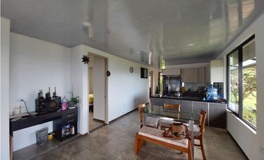 VENPERMUTO HERMOSA CASA DE CAMPO EN LA VEREDA EL GUAYABAL FUSAGASUG