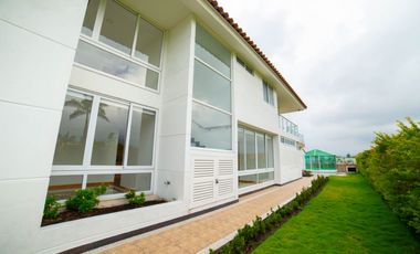 VEN PERMUTO LINDA CASA DENTRO DE CONDOMINIO EN FUSAGASUGA C/MARCA