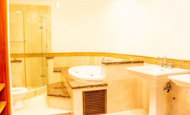 SE ALQUILA CASA EN CALI EL INGENIO CON PISCINA PARQ. 4 CARROS LUJO