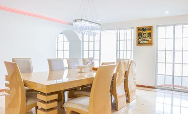 SE ALQUILA CASA EN CALI EL INGENIO CON PISCINA PARQ. 4 CARROS LUJO