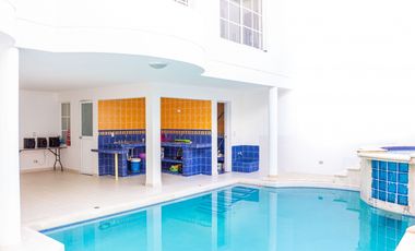 SE ALQUILA CASA EN CALI EL INGENIO CON PISCINA PARQ. 4 CARROS LUJO