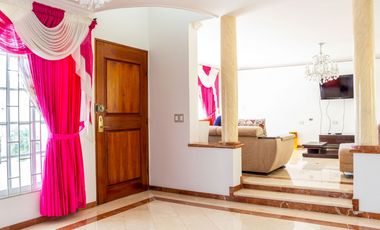 SE ALQUILA CASA EN CALI EL INGENIO CON PISCINA PARQ. 4 CARROS LUJO