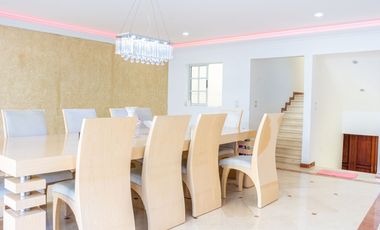 SE ALQUILA CASA EN CALI EL INGENIO CON PISCINA PARQ. 4 CARROS LUJO