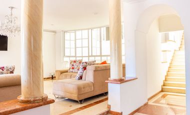 SE ALQUILA CASA EN CALI EL INGENIO CON PISCINA PARQ. 4 CARROS LUJO