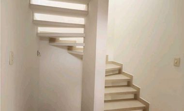 Se vende casa en conjunto cerrado excelente sector