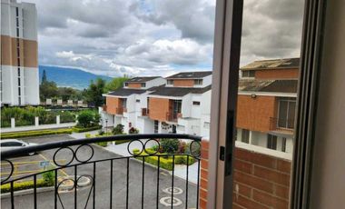 Se vende casa en conjunto cerrado excelente sector