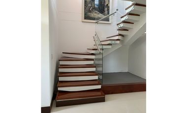 SE ALQUILA HERMOSA CASA EN CALI EN ZONA EXCLUSIVA DE  CIUDAD JARDIN