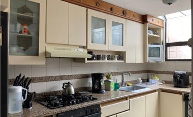 Amplia casa con terrazas para venta en Gratamira