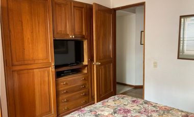 Amplia casa con terrazas para venta en Gratamira