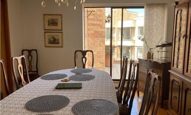 Amplia casa con terrazas para venta en Gratamira