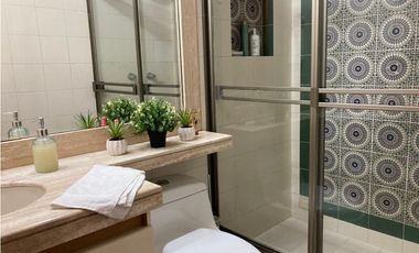 Amplia casa con terrazas para venta en Gratamira