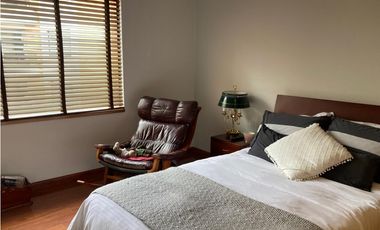 Amplia casa con terrazas para venta en Gratamira