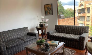 Amplia casa con terrazas para venta en Gratamira