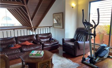 Amplia casa con terrazas para venta en Gratamira