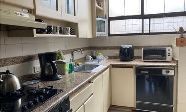 Amplia casa con terrazas para venta en Gratamira