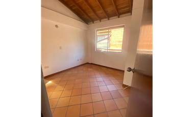 Casa Unifamiliar a  cuadras del parque principal -El  retiro