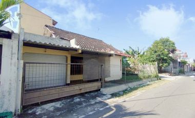 Rumah Strategis Dekat Kampus UNS dan RS Moewardi hitung Tanah