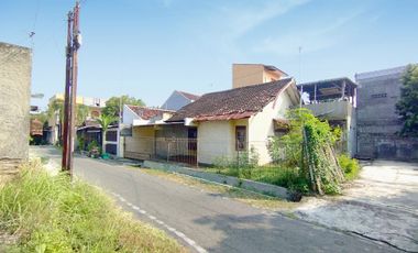 Rumah Strategis Dekat Kampus UNS dan RS Moewardi hitung Tanah