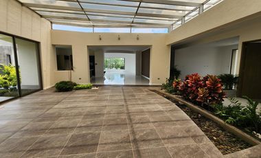 Casa en Venta en Club de Golf Tres Marías DE UN NIVEL