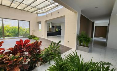 Casa en Venta en Club de Golf Tres Marías DE UN NIVEL
