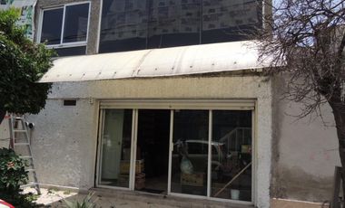 Renta Local con Planta Baja y 2 pisos mas  Excelente Ubicación en Nezahualcóyotl