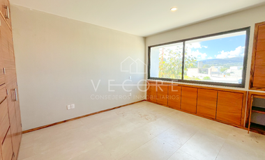 CASA EN VENTA EN PARQUES VALLARTA, ZAPOPAN