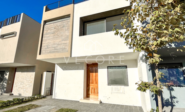 CASA A ESTRENAR EN PARQUES VALLARTA, ZAPOPAN