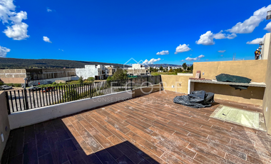 CASA EN VENTA EN PARQUES VALLARTA, ZAPOPAN