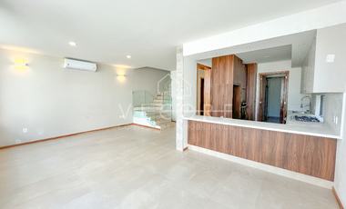 CASA EN VENTA EN PARQUES VALLARTA, ZAPOPAN