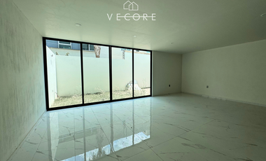 CASA NUEVA EN FRACCIONAMIENTO VALLE IMPERIAL, ZAPOPAN