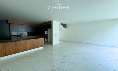 CASA NUEVA EN FRACCIONAMIENTO VALLE IMPERIAL, ZAPOPAN
