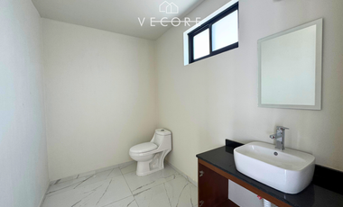 CASA NUEVA EN FRACCIONAMIENTO VALLE IMPERIAL, ZAPOPAN