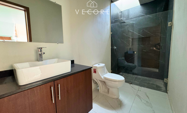 CASA NUEVA EN FRACCIONAMIENTO VALLE IMPERIAL, ZAPOPAN