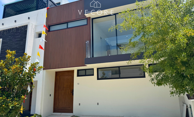 CASA NUEVA EN FRACCIONAMIENTO VALLE IMPERIAL, ZAPOPAN