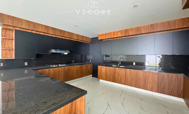 CASA NUEVA EN FRACCIONAMIENTO VALLE IMPERIAL, ZAPOPAN