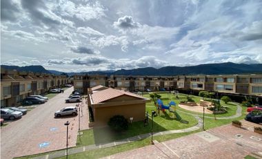 SE ARRIENDA HERMOSA CASA EN CAJICA