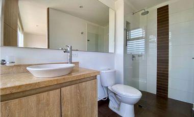 SE ARRIENDA HERMOSA CASA EN CAJICA