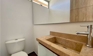 SE ARRIENDA HERMOSA CASA EN CAJICA