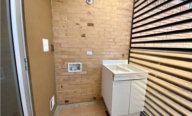 SE ARRIENDA HERMOSA CASA EN CAJICA