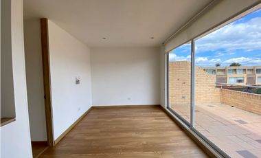 SE ARRIENDA HERMOSA CASA EN CAJICA