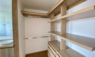 SE ARRIENDA HERMOSA CASA EN CAJICA