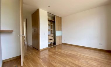 SE ARRIENDA HERMOSA CASA EN CAJICA